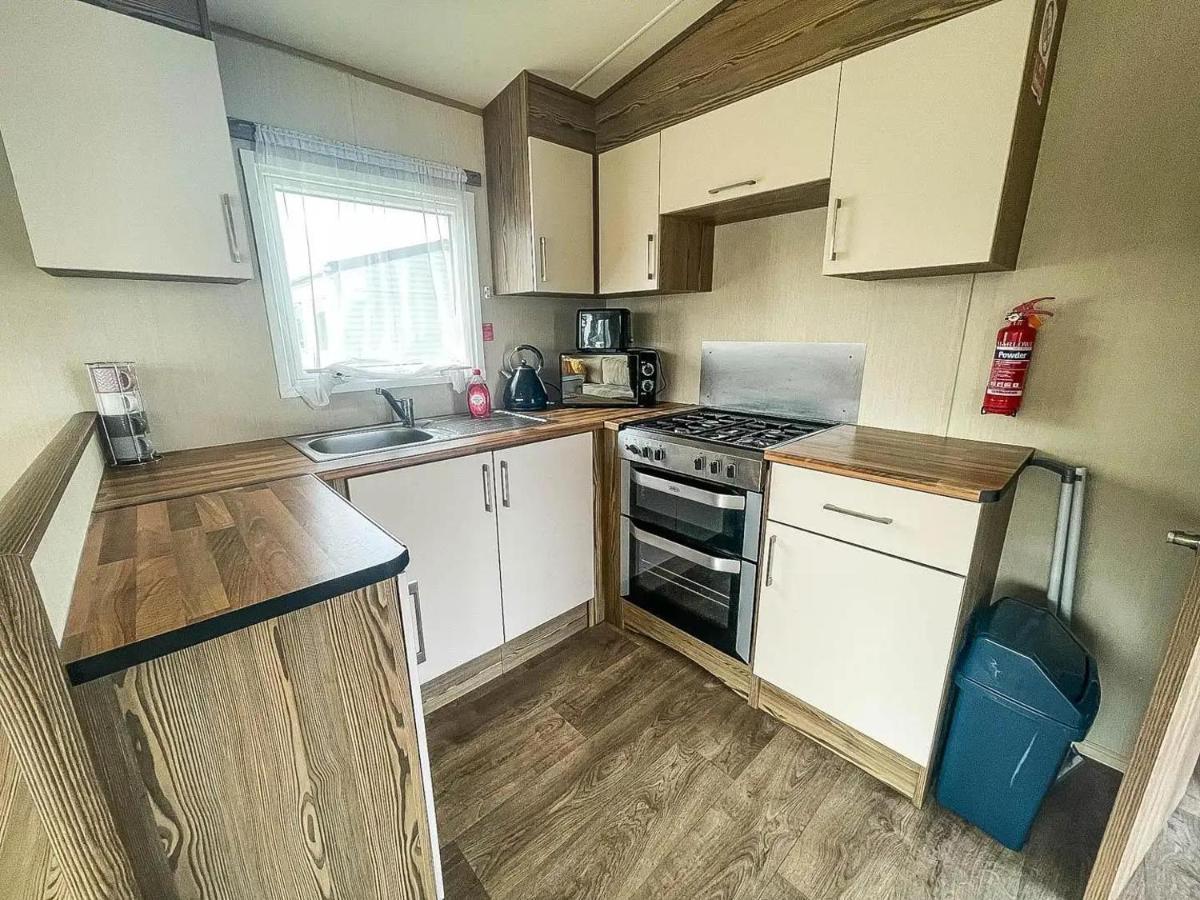2Br-Sleeps6-Wifi-Freeparking-Holidaypark Clacton-on-Sea Zewnętrze zdjęcie